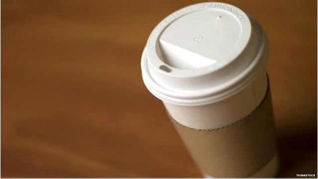Camión golpeado Ennegrecer fluctuar Por qué se derrama el café que compramos para llevar? - BBC News Mundo