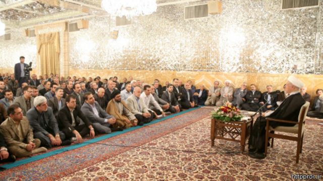 اکبر هاشمی رفسنجانی در تالار آیینه آستان قدس سخنرانی کرده