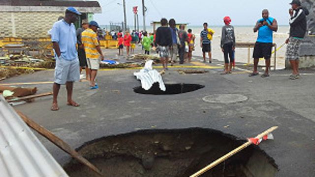 Imágenes de la destrucción que dejó Érika a su paso por el Caribe antes