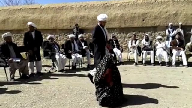 انتشار ویدئوی سنگسار رخشانه در ولایت غور Bbc News فارسی