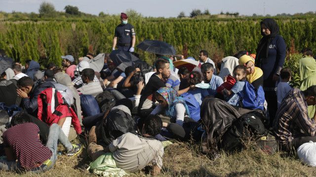 Warga Hungaria pertanyakan 'motif' imigran - BBC News ...