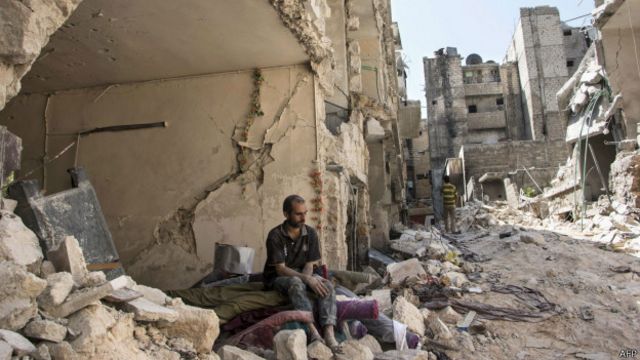 قال راكمان من صحيفة الفاينانشنال تايمز إن "حرب الوكالة في سورية تسببت في اطالة أمد الحرب اكثر فأكثر وجعلتها اكثر دموية واكثر خطورة على العالم".