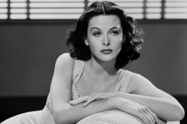Hedy Lamarr era estrella de Hollywood por el día e inventora de sistemas de guiado de misiles por la noche.