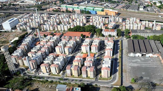 'Bairro-modelo' do Minha Casa Minha Vida no Rio e planejado para 11 mil pessoas, o Bairro Carioca, na zona norte, sofre com enchentes, problemas estruturais e ação de traficantes