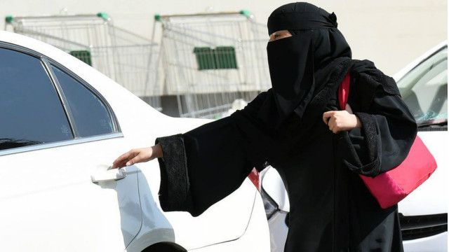 Trensosial Tindakan Apa Saja Yang Terancam Hukuman Cambuk Di Arab