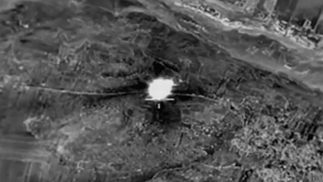 Авиационный удар по цели в Сирии, съемка с российского самолета