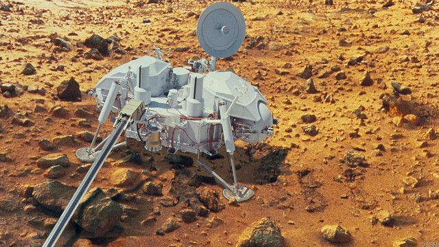 Цифровий складений знімок спускового апарату "Вікінг" на Марсі