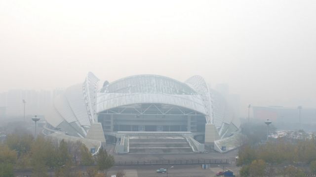 11月9日，霧霾籠罩下的長春市文化廣場。