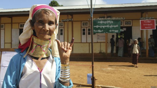 Pendukung Aung San Suu Kyi merayakan 'kemenangan' - BBC News Indonesia