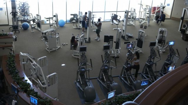 Primera media hora en el gimnasio es para conectar los audífonos