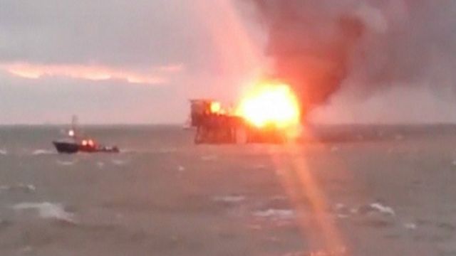 pozhar na platforme v azerbajdzhane