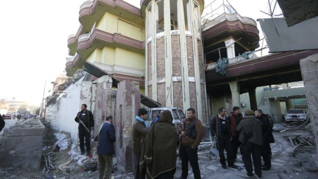 حمله به مهمانخانه اسپانیایی در کابل چندین کشته و زخمی بر جای گذاشت Bbc News فارسی