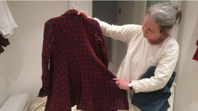 Las firmas que diseñan ropa para que dure toda la vida - BBC News Mundo