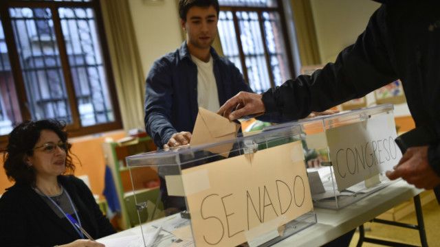 Вновь голосующие. Выборы в Испании. Испания выборы парламент. Выборы Испании как проходят.