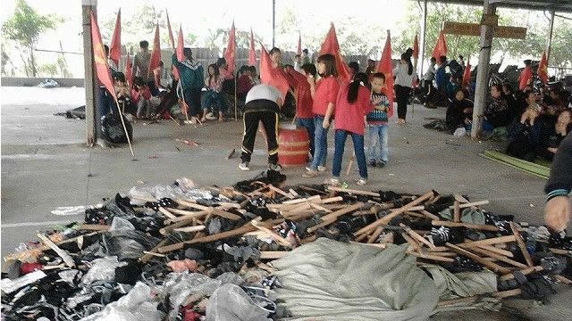Người dân Ninh Hiệp cho con nghỉ học để phản đối chính quyền xây thêm trung tâm thương mại