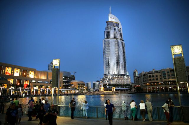 Новый год в Дубае: фейерверк на фоне горящего небоскреба - BBC News Русская  служба