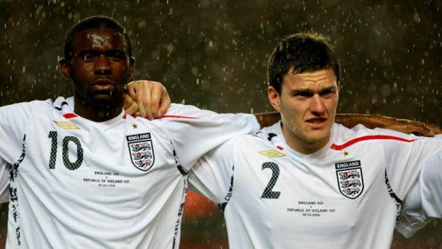 Muamba creció vistiendo la camiseta de la selección de Inglaterra en todas sus categorías inferiores hasta el combinado sub21.