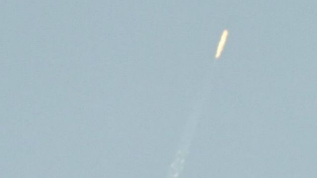 Một vật thể có vẻ là tên lửa được nhìn thấy trong khu vực Bắc Triều Tiên từ tỉnh Dandong của Trung Quốc gần biên giới hai nước