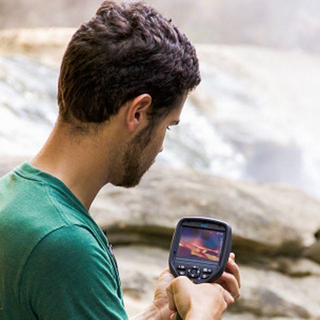 Ruzo es un explorador de National Geographic, y desde que encontró el río lo ha estado estudiando.