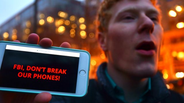 Протесты сторонников Apple