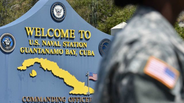 Un cartel de la base de Guantánamo