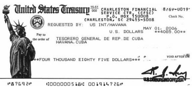 Una imagen de uno de los cheques