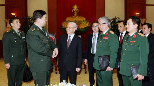 TBT Nguyễn Phú Trọng nắm chức Bí thư Quân ủy Trung ương với quyền lực bao trùm quân đội