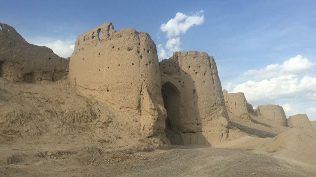نقاش افغان قلعه فریدون را به بیرون افغانستان می برد Bbc News فارسی