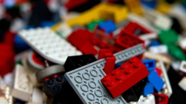 乐高承认在艾未未风波中犯了 错误 c News 中文