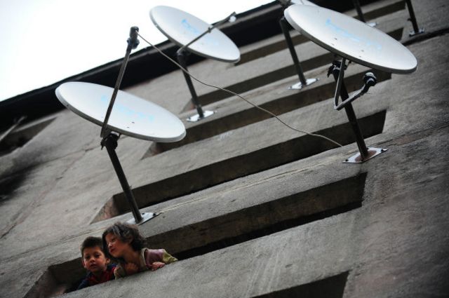 Sobre Chile, el informe de EE.UU. destaca el problema de los decodificadores pirata, que permiten el acceso a canales satelitales y de cable.