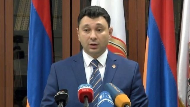Yerevan: Qarabağ üzrə danışıqlara başlamaq üçün 3 şərt yerinə yetirilməlidir - BBC News Azərbaycanca
