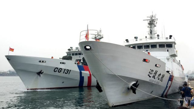 台灣官方派遣船隻前往沖之鳥礁周遭展開護漁任務