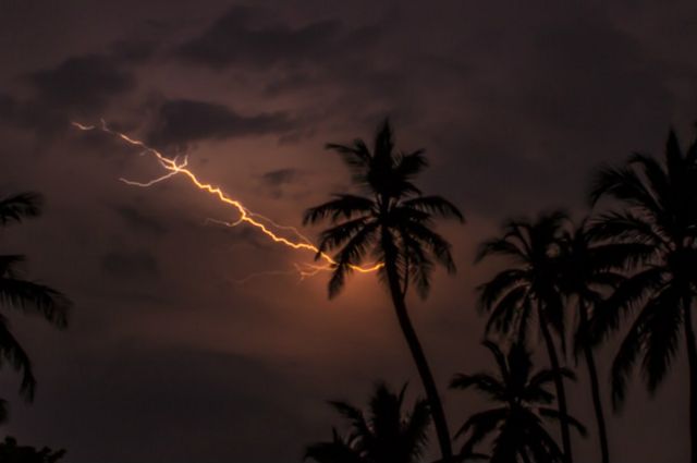 Al año ocurren 297 tormentas eléctricas sobre el lago de Maracaibo, al occidente de Venezuela.