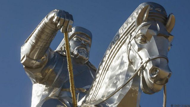 Бородатый завоеватель Чингисхан покорил значительную часть Азии – как будто в подтверждение тезиса об успешности бородачей