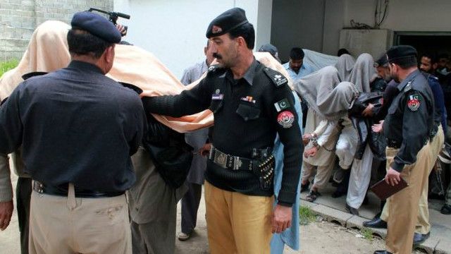 Remaja Perempuan Pakistan Dibakar Atas Perintah Sesepuh Bbc News Indonesia