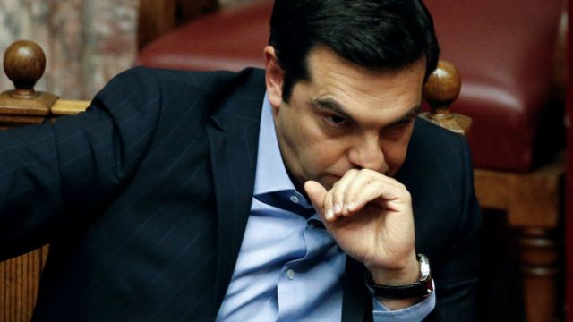 Başbakan Tsipras, dün meclisteki kemer sıkma görüşmeleri sırasında gelen tepkilere karşı ülkenin neden IMF'nin taleplerini yerine getirmek zorunda olduğunu anlattı, tedbirleri savundu.
