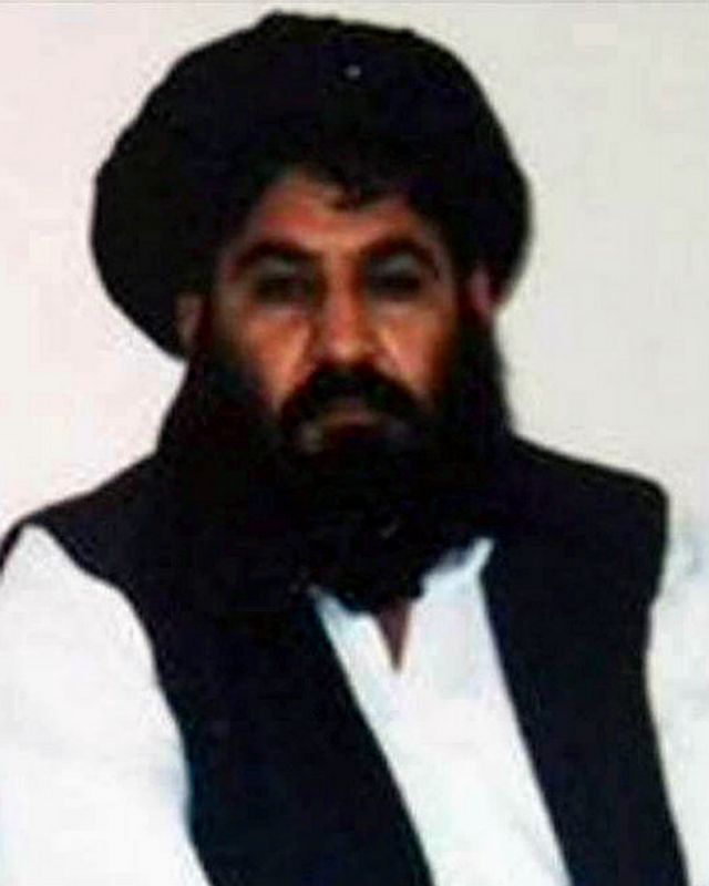 عکس منسوب به ملا اخترمحمد منصور. خبرگزاری فرانسه گفته که این عکس را طالبان پارسال به عنوان عکس رهبر خود منتشر کرده است