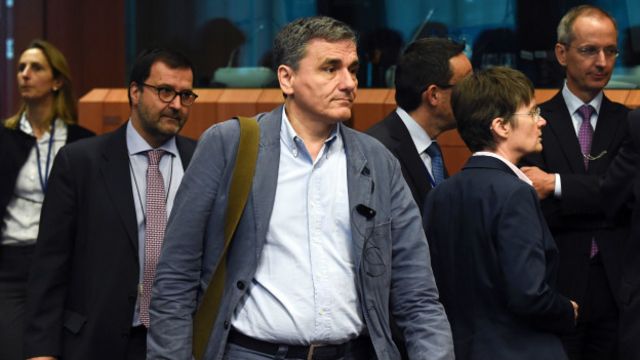 Yunan Maliye Bakanı Euclid Tsakalotos, borcun sürdürlemez hale geldiğini ifade ederek, geri ödeme takviminin daha geniş bir zaman dilimine yayılmasını istiyordu.