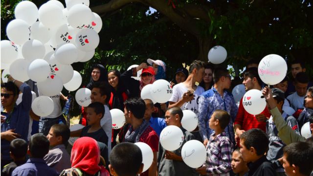 کابل کې د تعصب ضد لاریون ځوانانو خلک ورورولۍ ته راوبلل Bbc News پښتو
