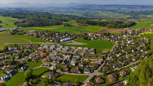 El Pueblo De Suiza Que Eligio Pagar Una Multa De Us 300 000 En Lugar De Recibir A 10 Refugiados Bbc News Mundo