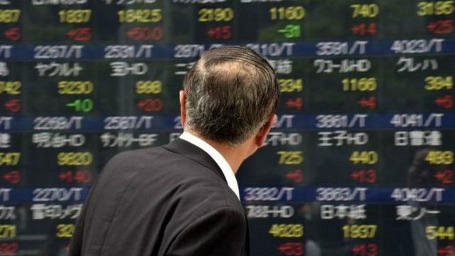 يأمل المستثمرون أن تتدخل البنوك المركزية إذا ما تكرر الاضطراب في الأسواق
