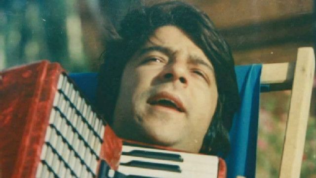 آلبوم عکس احمد ظاهر خواننده مشهور افغانستان Bbc News فارسی