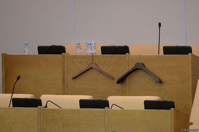 Формально шестой созыв Госдумы еще не сложил с себя полномочия, но фактически депутаты прекратили законотворческую деятельность