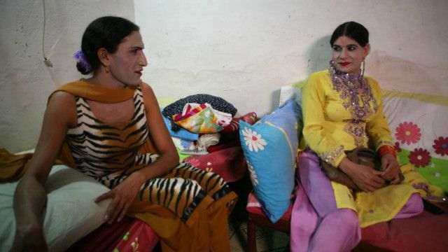 Fatwa ulama Pakistan izinkan perkawinan transgender - BBC ...