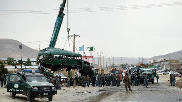 شمار کشته های حمله به کاروان پلیس در کابل به ۳۲ نفر رسید Bbc News فارسی