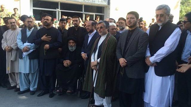 پیکر حسین انوری از فرماندهان جهادی افغانستان در کابل به خاک سپرده شد Bbc News فارسی