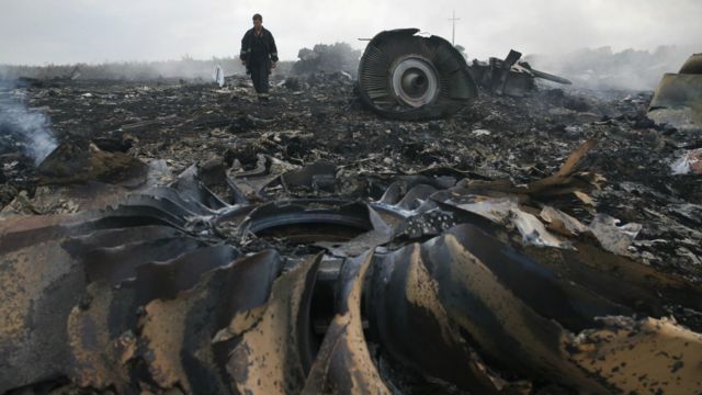 烏克蘭頓涅茨克州赫拉博韋村發現的馬航MH17客機殘骸(17/7/2014)