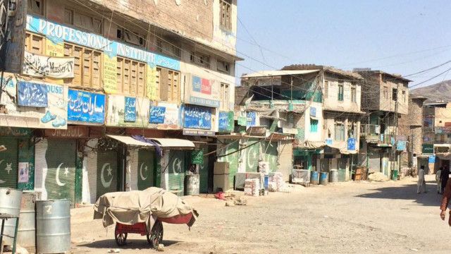 سفر به گذرگاه تورخم نقطه تقابل افغانستان و پاکستان Bbc News فارسی