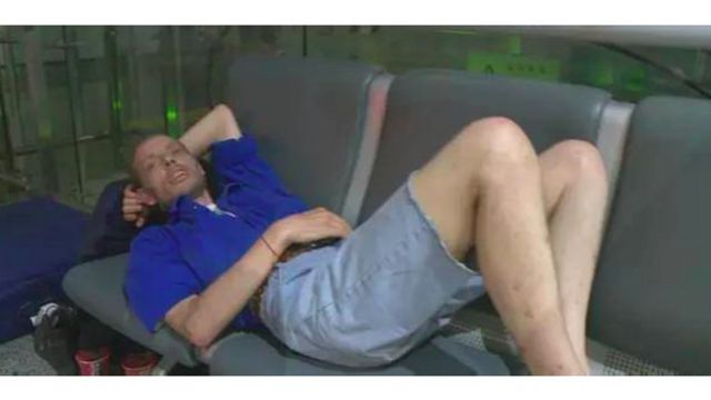 41一歲的的荷蘭男子飛到湖南黃花國際機場苦等網絡女友十天
