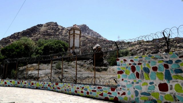 علم و جهل مناری به یاد جان باختگان حفظ استقلال افغانستان Bbc News فارسی